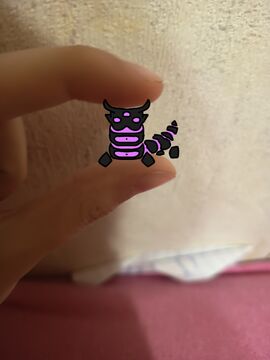 Bro is so small I can fit it between my scrupulous fingores Sandbox Blog